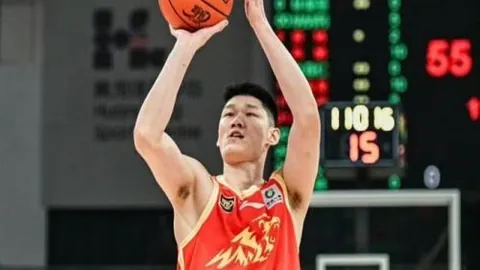 狂热队连战全胜，王牌明星引领欢乐盛宴
